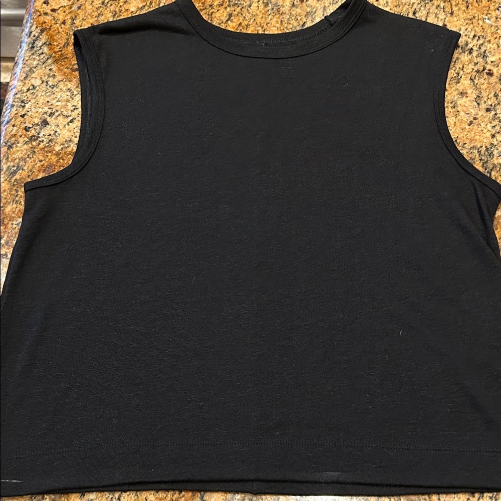 Medium Tall 2025 Gap Sleeveless Linen Top